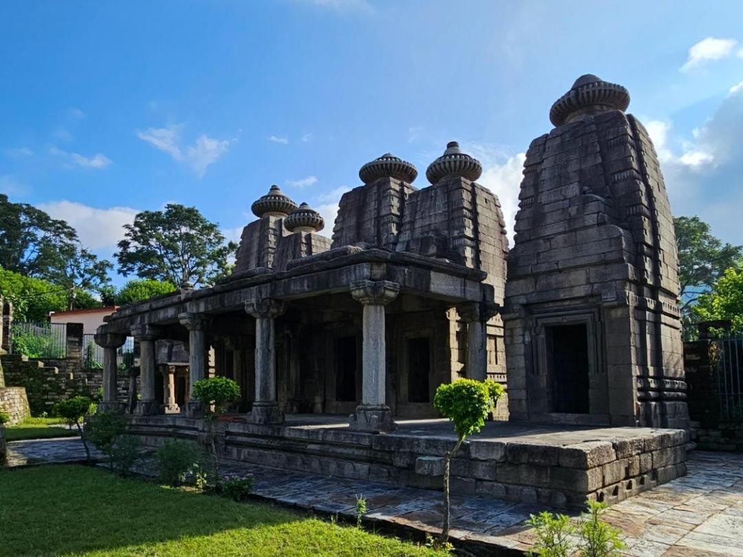 Katyuri Kings Divine Stay- Babaji'S Cave Dwarahat Dış mekan fotoğraf
