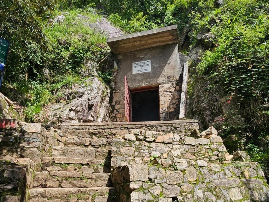 Katyuri Kings Divine Stay- Babaji'S Cave Dwarahat Dış mekan fotoğraf
