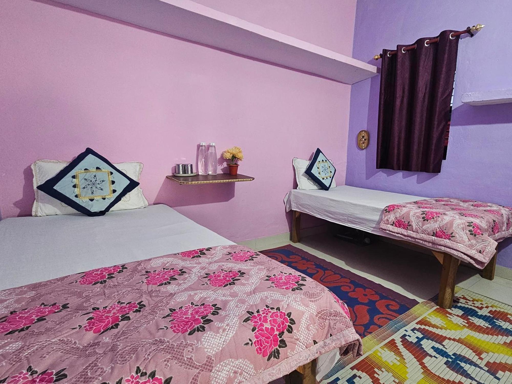 Katyuri Kings Divine Stay- Babaji'S Cave Dwarahat Oda fotoğraf